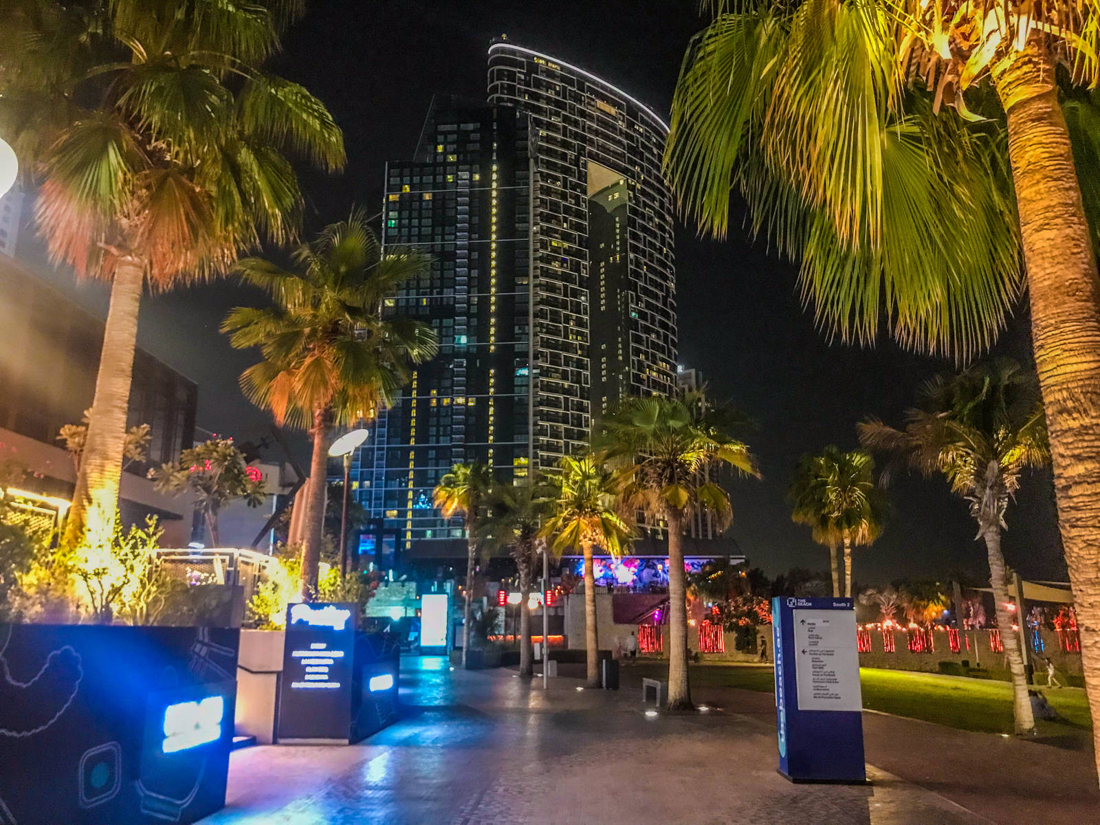 At night in JBR Dubai Marina